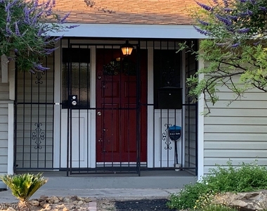 2612 Mason - Photo Thumbnail 3