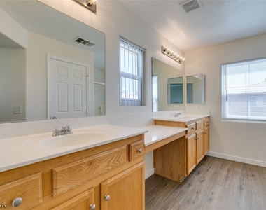 892 Blue Rosalie Place - Photo Thumbnail 34