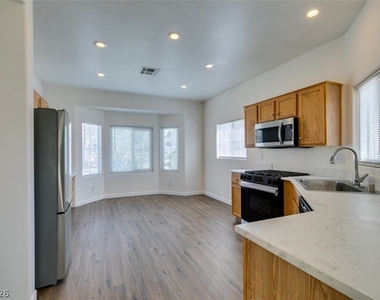 892 Blue Rosalie Place - Photo Thumbnail 14