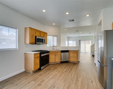 892 Blue Rosalie Place - Photo Thumbnail 20