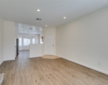 892 Blue Rosalie Place - Photo Thumbnail 10