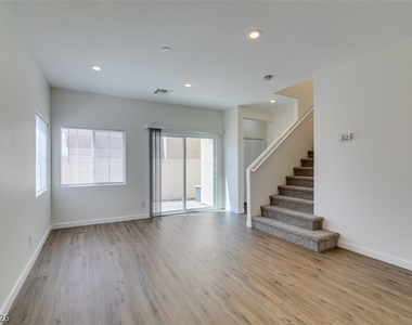 892 Blue Rosalie Place - Photo Thumbnail 4