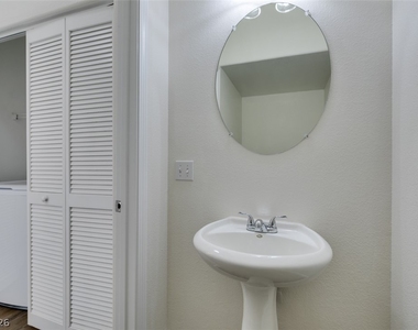 892 Blue Rosalie Place - Photo Thumbnail 25