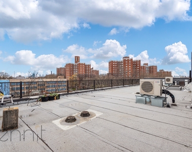 209 Troy Avenue - Photo Thumbnail 11