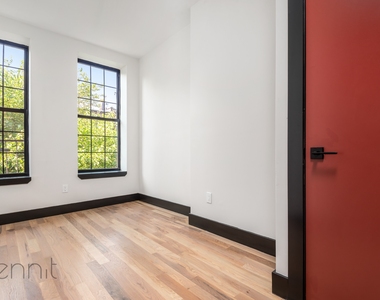 127 Thames Street - Photo Thumbnail 8