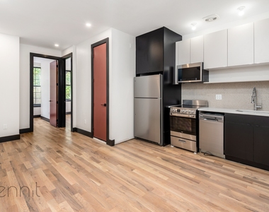 127 Thames Street - Photo Thumbnail 1