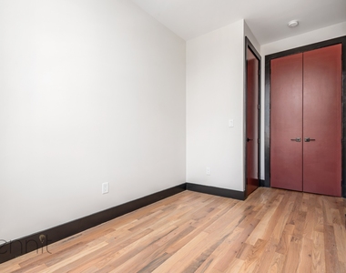 127 Thames Street - Photo Thumbnail 5