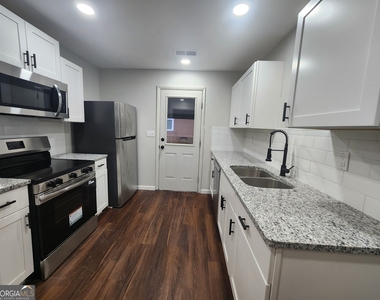 2939 Gleason Avenue - Photo Thumbnail 3