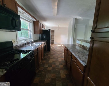 6324 Natha Avenue - Photo Thumbnail 6