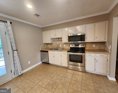 7527 Melinda Drive - Photo Thumbnail 9