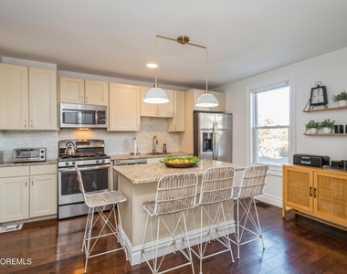504 Ludlow Avenue - Photo Thumbnail 10