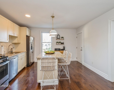 504 Ludlow Avenue - Photo Thumbnail 9