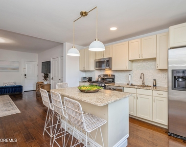 504 Ludlow Avenue - Photo Thumbnail 11