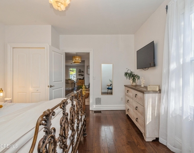 504 Ludlow Avenue - Photo Thumbnail 14