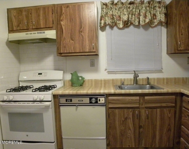 10 Whitecap Way - Photo Thumbnail 3