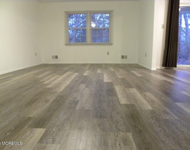 10 Whitecap Way - Photo Thumbnail 1