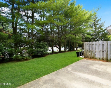 5 Manhattan Drive - Photo Thumbnail 20