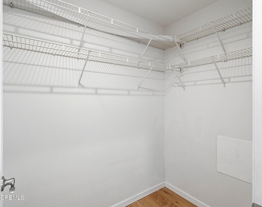 5 Manhattan Drive - Photo Thumbnail 10