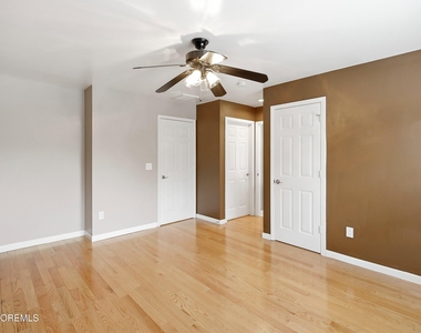5 Manhattan Drive - Photo Thumbnail 9