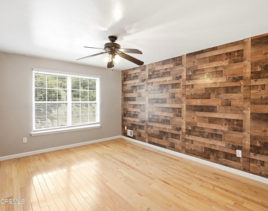5 Manhattan Drive - Photo Thumbnail 8