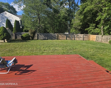 403 Simon Place - Photo Thumbnail 2