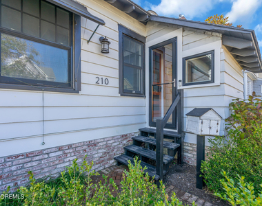 210 Roosevelt Avenue - Photo Thumbnail 5