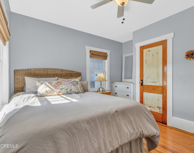 210 Roosevelt Avenue - Photo Thumbnail 21