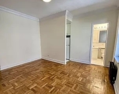West 79 Street - Photo Thumbnail 2