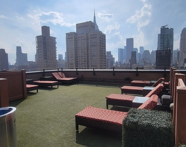 East 39th Street - Photo Thumbnail 6