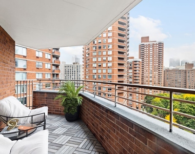 2nd Avenue - Photo Thumbnail 1