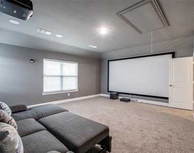 10317 Georgetown Place - Photo Thumbnail 26