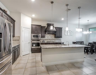 10317 Georgetown Place - Photo Thumbnail 9