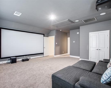 10317 Georgetown Place - Photo Thumbnail 25