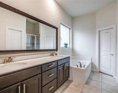 10317 Georgetown Place - Photo Thumbnail 22