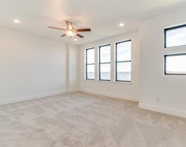 800 War Admiral Drive - Photo Thumbnail 12