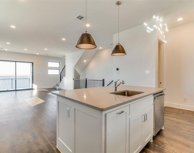 800 War Admiral Drive - Photo Thumbnail 5