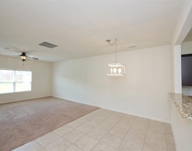 152 Curt Street - Photo Thumbnail 8