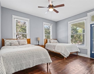 301 S Edgefield Avenue - Photo Thumbnail 13