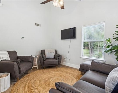 2545 Forest Park - Photo Thumbnail 5