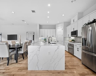 5525 Winton Street - Photo Thumbnail 10
