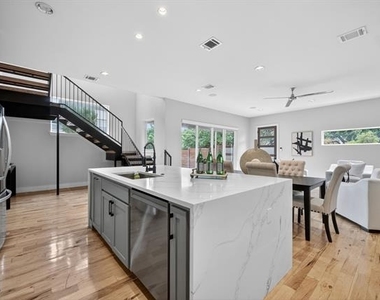 5525 Winton Street - Photo Thumbnail 12