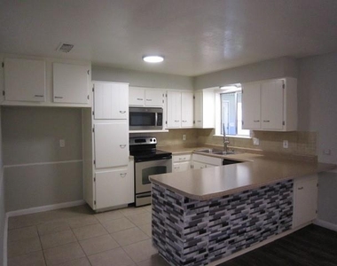 1610 Toplea Drive - Photo Thumbnail 10