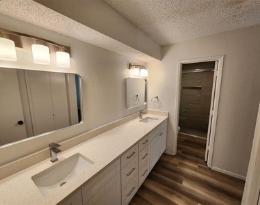 716 W Mulberry Street - Photo Thumbnail 11