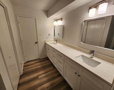 716 W Mulberry Street - Photo Thumbnail 13