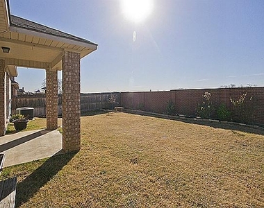 3205 Buckthorn Lane - Photo Thumbnail 18