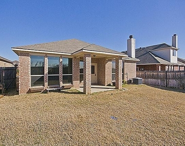 3205 Buckthorn Lane - Photo Thumbnail 17