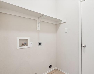 3019 Appaloosa Drive - Photo Thumbnail 16