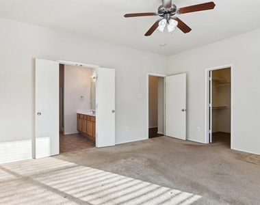 3019 Appaloosa Drive - Photo Thumbnail 18