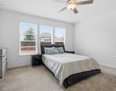 4504 Gilmer Drive - Photo Thumbnail 13