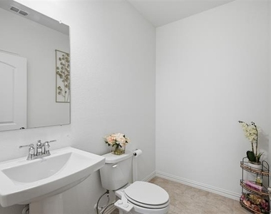 4504 Gilmer Drive - Photo Thumbnail 4